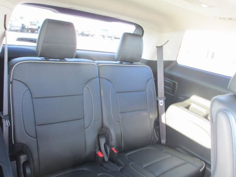 Used 2021 GMC Acadia Denali w/ Denali Ultimate Package image 24