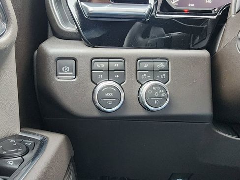 New 2026 GMC Sierra 1500 SLT w/ SLT Premium Plus Package AWD/4WD image 19
