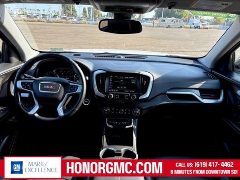 Used 2024 GMC Terrain SLT image 24