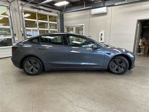 Used 2022 Tesla Model 3 Long Range AWD/4WD image 6