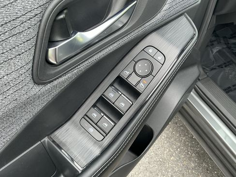 Used 2023 Nissan Rogue SV AWD/4WD image 19