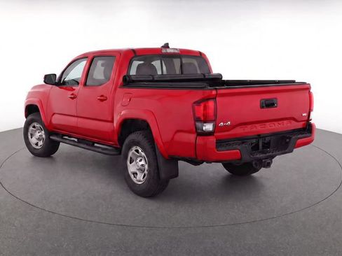 Used 2021 Toyota Tacoma SR AWD/4WD image 3