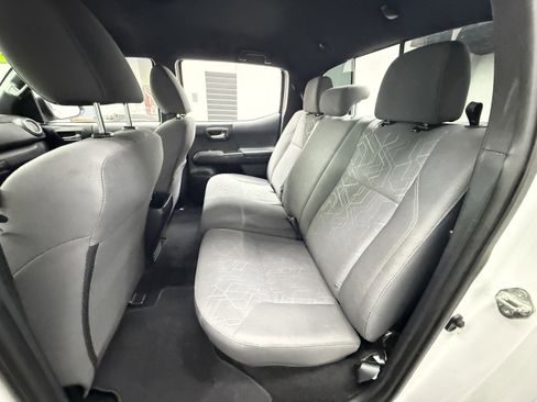 Used 2017 Toyota Tacoma TRD Off-Road image 24