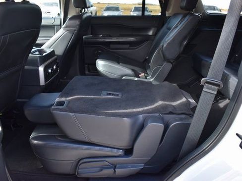 Used 2024 Ford Expedition XLT image 21
