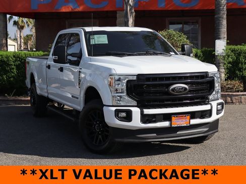 Used 2022 Ford F250 XLT w/ Black Appearance Package image 2