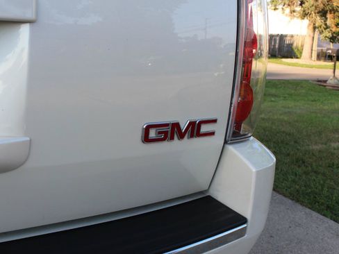 Used 2013 GMC Yukon Denali AWD/4WD image 46