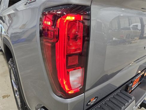 New 2026 GMC Sierra 1500 SLE image 33