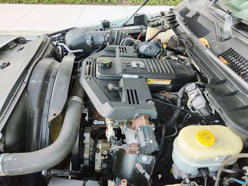 Used 2018 RAM 2500 Tradesman w/ Chrome Appearance Group image 20