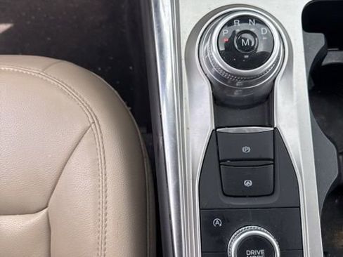 Used 2020 Ford Explorer XLT w/ Equipment Group 202A image 17