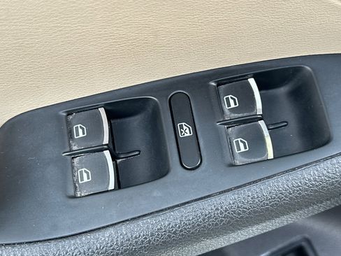 Used 2017 Volkswagen Jetta SEL image 12