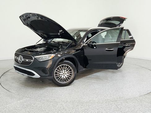 Certified 2025 Mercedes-Benz GLC 300 image 6