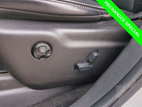 Used 2015 Dodge Durango Limited w/ Nav & Power Liftgate Group image 24