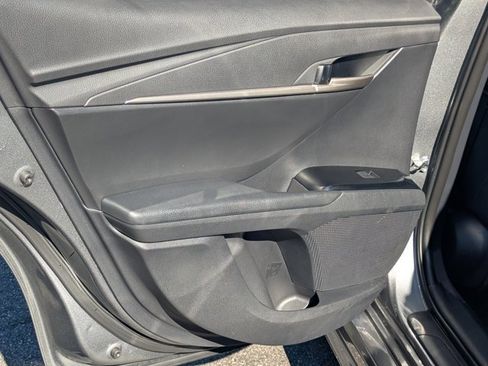 Used 2025 Toyota Camry SE image 18