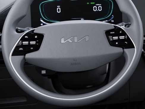 New 2025 Kia Niro LX image 22
