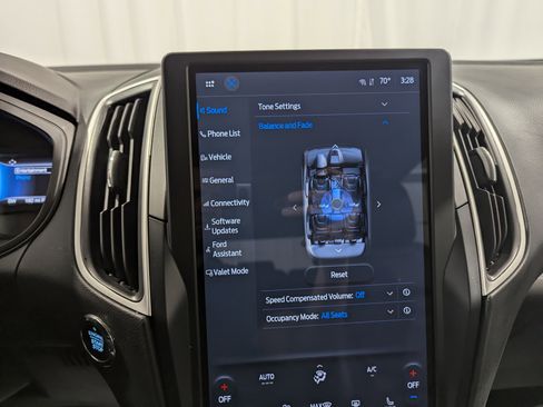 Used 2024 Ford Edge SEL w/ Convenience Package image 19