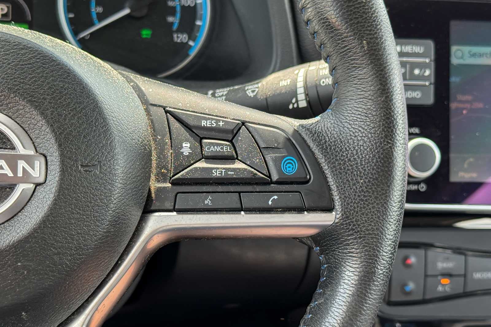 Certified 2025 Nissan Leaf SV Plus FWD image 17