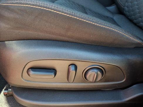 Used 2018 Chevrolet Equinox LT image 14