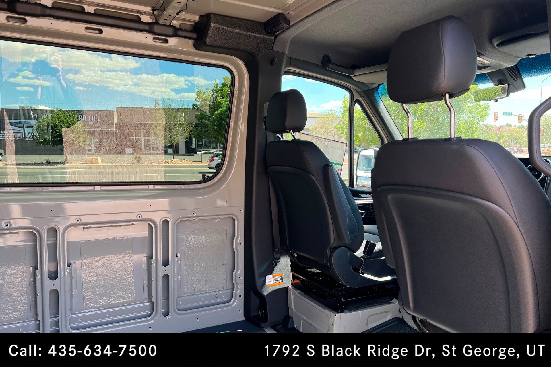 Used 2025 Mercedes-Benz Sprinter 2500 image 20