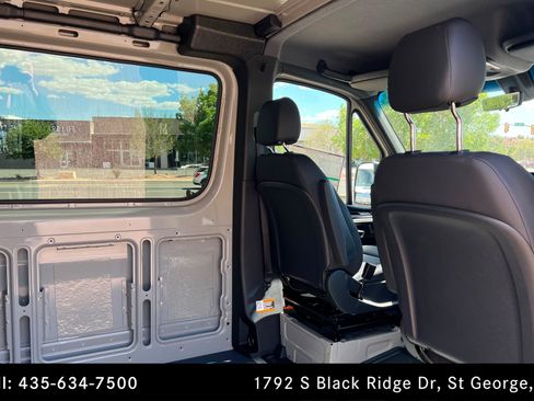Used 2025 Mercedes-Benz Sprinter 2500 image 20
