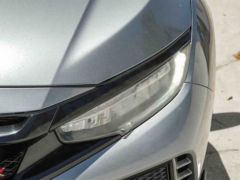 Used 2018 Honda Civic Type R image 8