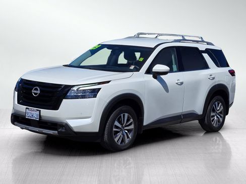 Used 2023 Nissan Pathfinder SL FWD image 8