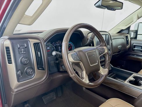 Used 2018 GMC Sierra 3500 Denali w/ Duramax Plus Package image 9