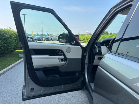 Used 2018 Land Rover Range Rover Supercharged AWD/4WD image 10