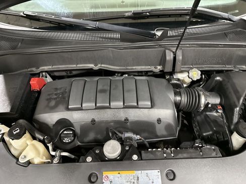 Used 2017 Chevrolet Traverse LT w/ Style and Technology Package image 25