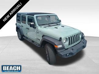 Used 2024 Jeep Wrangler Unlimited Sport AWD/4WD video 1