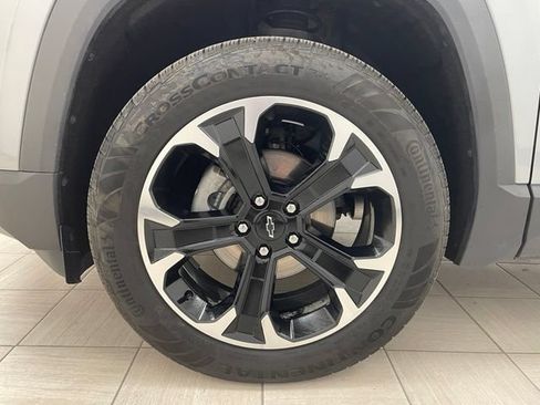 Used 2025 Chevrolet Equinox LT w/ Safety and Technology Package AWD/4WD image 8