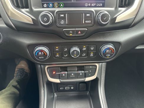 Used 2023 GMC Terrain Denali image 22