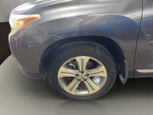 Used 2012 Toyota Highlander Limited w/ Tow Pkg AWD/4WD image 15