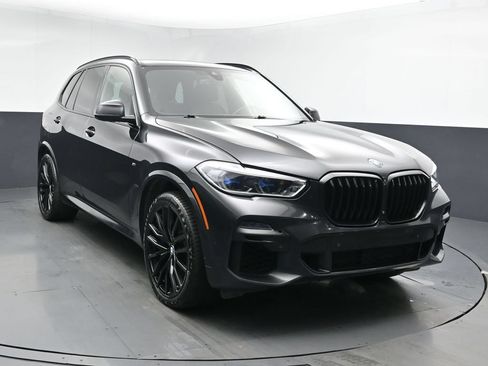 Used 2021 BMW X5 M50i AWD/4WD image 2