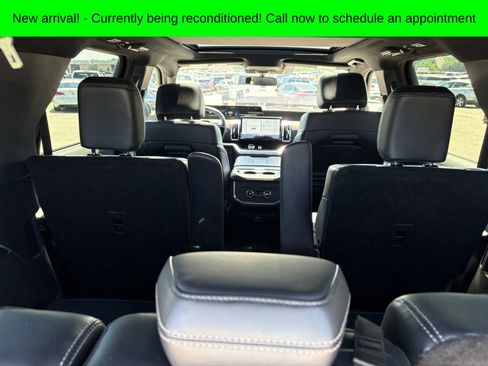 Used 2025 Ford Expedition Platinum w/ Stealth Appearance Package AWD/4WD image 6