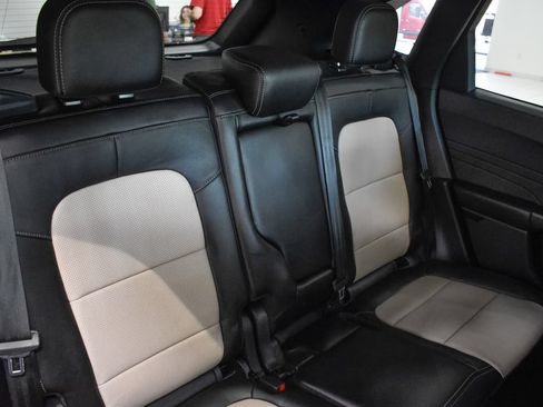 Used 2021 Ford Escape Titanium w/ Titanium Elite Package AWD/4WD image 29