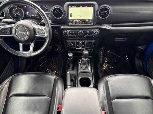 Used 2021 Jeep Wrangler Unlimited Sahara w/ Cold Weather Group AWD/4WD image 13