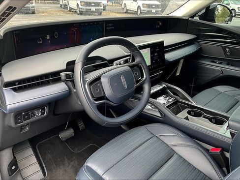 Used 2024 Lincoln Nautilus Reserve image 13