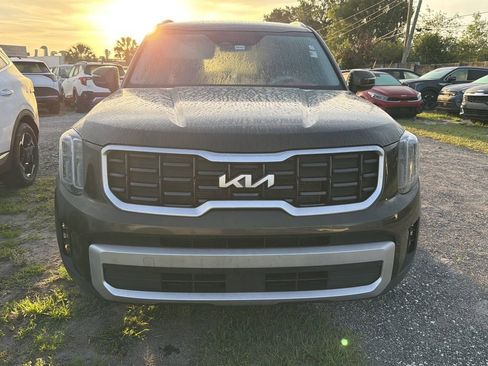 Used 2024 Kia Telluride S image 2