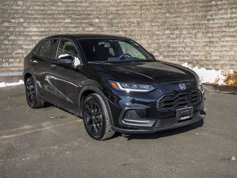 Used 2023 Honda HR-V Sport image 2