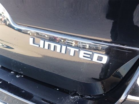 Used 2024 Jeep Grand Cherokee L Limited w/ Luxury Tech Group II image 31