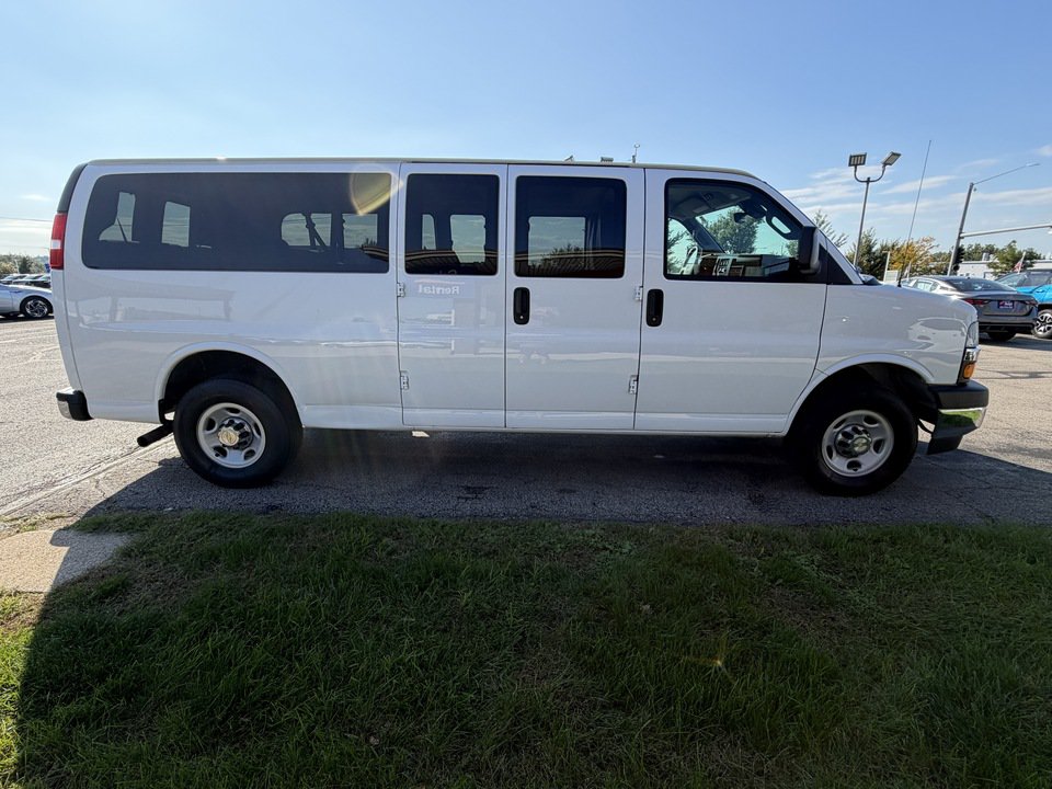 Used 2024 Chevrolet Express 3500 LT w/ LT Preferred Equipment Group RWD image 6