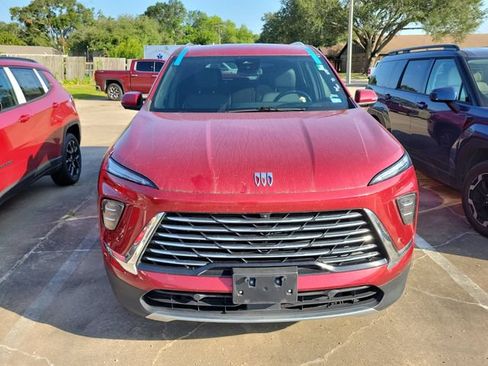Used 2025 Buick Enclave Preferred FWD image 2
