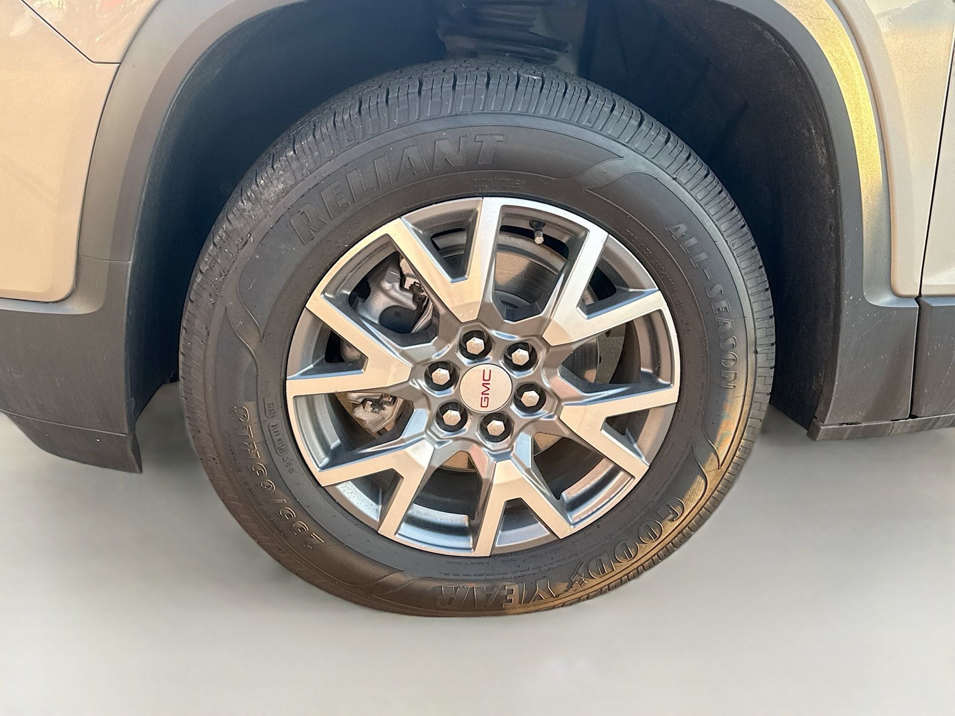 Used 2023 GMC Acadia SLT AWD/4WD image 31