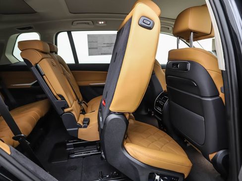 Used 2026 BMW X7 xDrive40i image 32