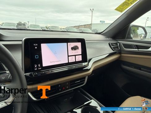 Used 2025 Volkswagen Atlas Cross Sport SE AWD/4WD image 17