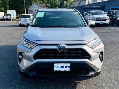 Used 2021 Toyota RAV4 XLE w/ Convenience Package AWD/4WD image 3