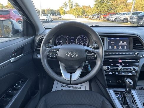 Used 2020 Hyundai Elantra SEL w/ Cargo Package (C1) image 18