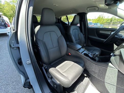 Certified 2024 Volvo XC40 B5 Core AWD/4WD image 24