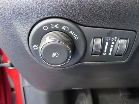 Used 2025 Jeep Compass Limited AWD/4WD image 18