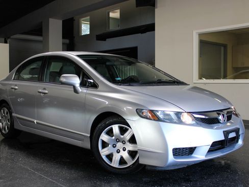Used 2011 Honda Civic LX image 1